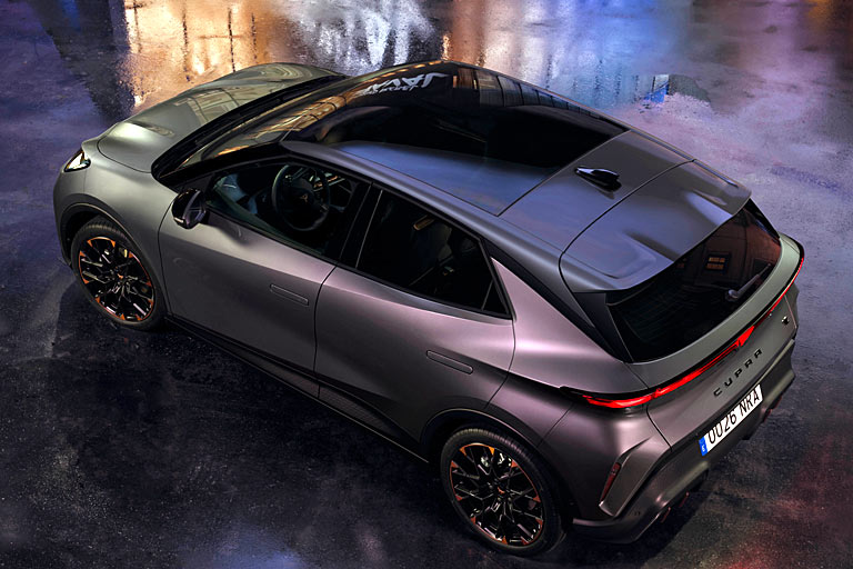 Es gibt auch ein Glasdach, öffnen kann man es aber nicht