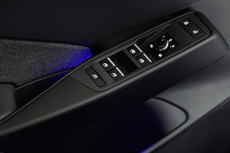 Und tatsächlich hat der ID.3 Neo nun endlich auch vier Fensterheber-Tasten. Ganz so wie – damals optional – ein Golf IV vor fast drei Jahrzehnten