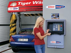 Frühjahrsputz - mit Sonax Formel Plus schnell und hochwertig; Bild: Sonax