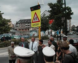 Schild-bergabe in Dsseldorf; Bild: Yellowflash GmbH i.G.