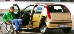 Fiat Punto mit rollstuhlgerechtem Umbau | Bild: Fiat Automobil AG
