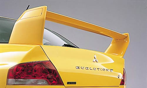 Wie im Rennsport: berdimensionaler Heckflgel