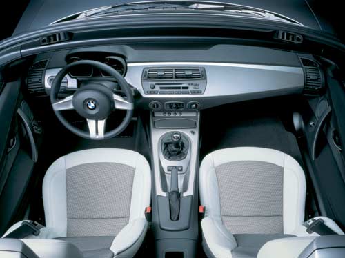 Ein neues Design prgt auch das Z4-Interieur