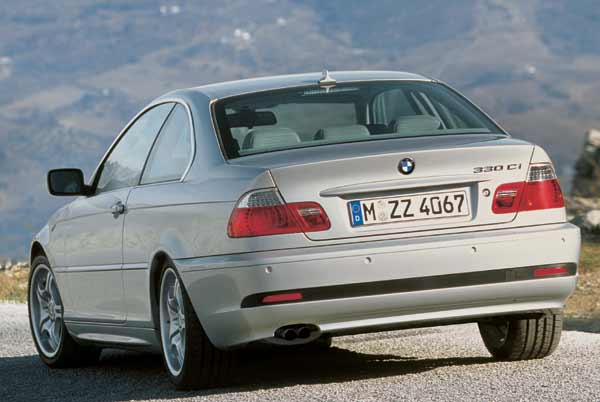 Breite Griffleiste am Heck bei Coup und »