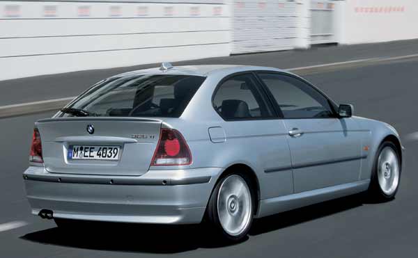 ... auch beim Compact, der zustzlich durch neue Heckleuchten gefallen will