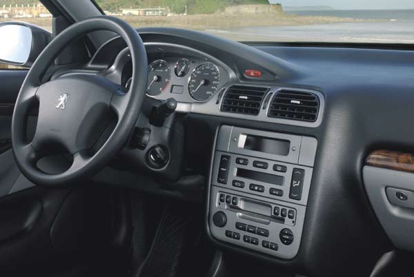 Klimaanlage nun in allen Modellen serienmig: Peugeot 406-Modellpflege