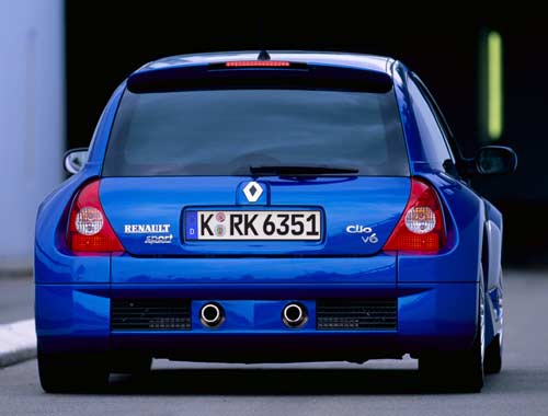 Auch die Heckansicht des Clio V6 lsst keinen Zweifel an der Kraft aufkommen