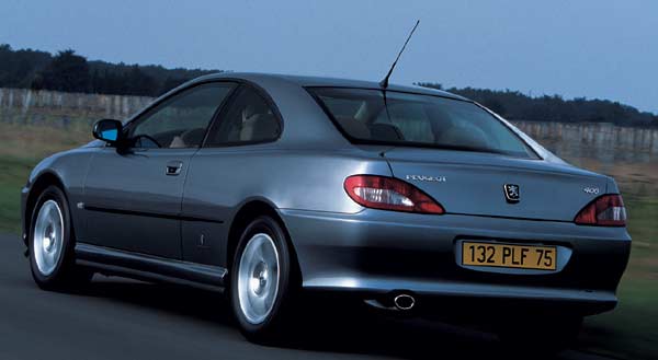 Die Heckpartie des von Pininfarina gezeichneten Coups blieb unangetastet