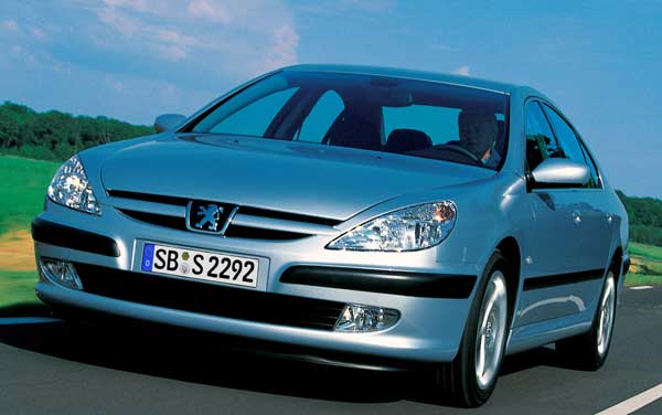 Äußerlich bleibt der große Peugeot unverändert