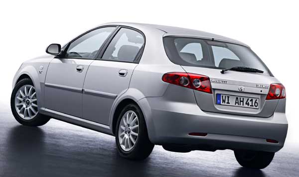 Der neue Daewoo Lacetti kommt im Februar 2004 zu den Hndlern