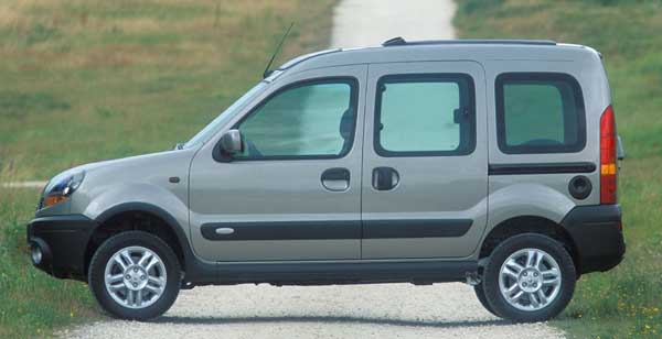 550 Liter Kofferraum-Volumen. Praktisch: Zwei Schiebetren (nicht im Basismodell)