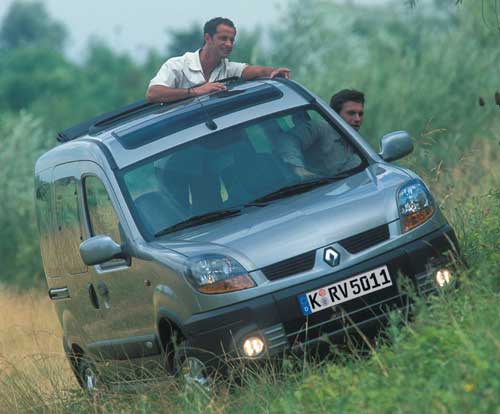 Dank Allradantrieb meistert der Kangoo 4x4 auch kleine Aufgaben in freier Natur