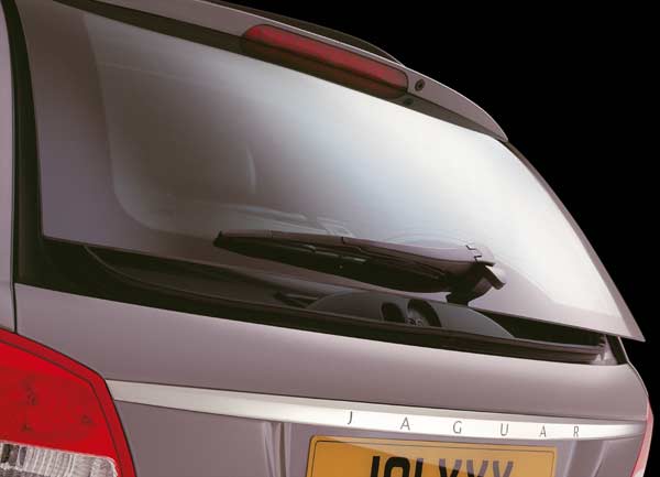 BMW lässt grüßen: Die Heckscheibe lässt sich separat öffnen