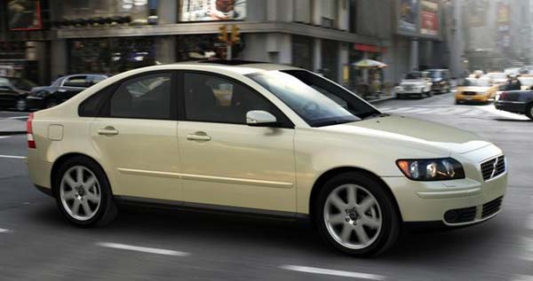 Premiere auf der IAA, Markteinfhrung Anfang 2004: Volvo S40