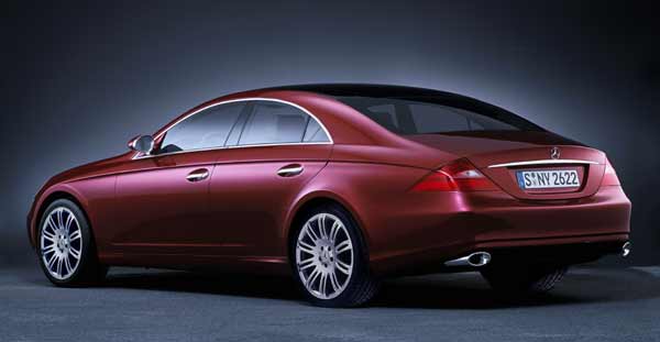 Stark abfallende Seitenlinie und mehr Chrom als an der Limousine: Mercedes CLS
