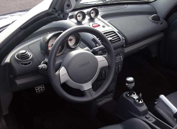 Blick ins Brabus-Roadster-Interieur
