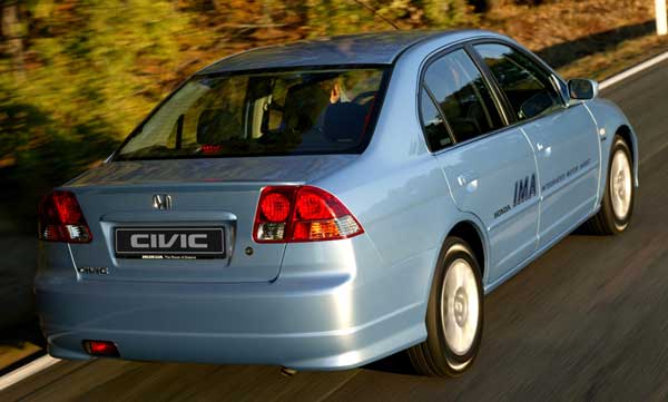 Der Civic IMA ist nur in der Stufenheck-Variante zu haben – ab 21.900 Euro