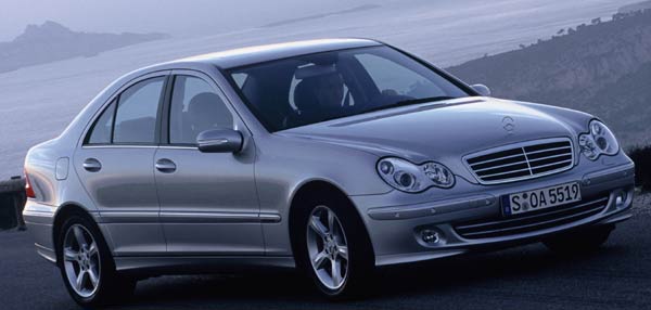 Gestatten, Mercedes C-Klasse mit 2004er-Facelift