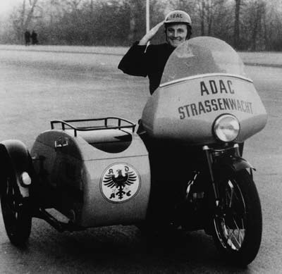 Start der Straenwacht-ra 1954 auf 320 Beiwagen-Gespannen