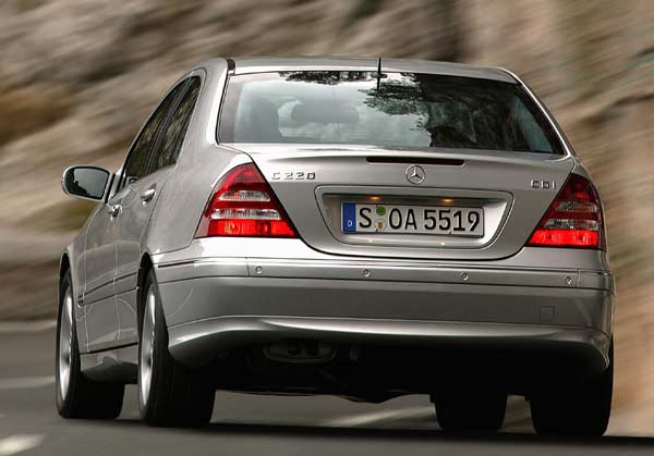 Alle Modelle haben nun die bisherige &raquo;Avantgarde&laquo;-Hecksch�rze. Die Leuchten sind nahezu unver�ndert