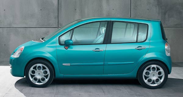 Neben der Front- darf auch die Seitenansicht als weitgehend seriennah gelten