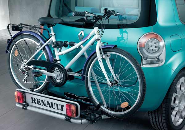 Praktisch ist der optionale Fahrradträger, der an speziellen Karosseriebefestigungspunkten andockt und bis zu zwei Räder aufnehmen können soll. Bei Nichtgebrauch verschwindet er im Kofferraum