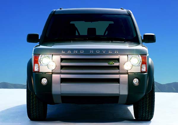 Dem Range Rover sehr hnlich ist die massive Front, die wie eine Wand wirkt, aber »