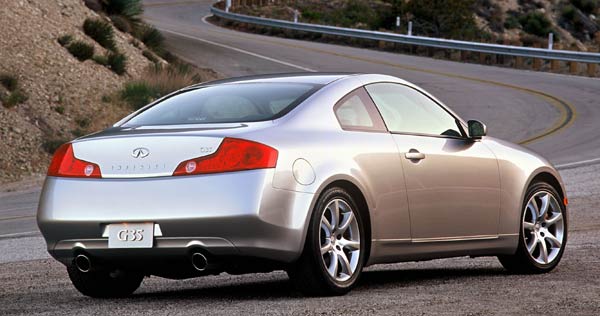 Nochmal Infiniti G35 Coup mit aufflligen Rckleuchten