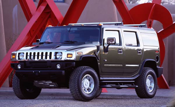 Auffallen kann man mit einem Hummer immer – ob abseits der Strae oder auf dem Boulevard