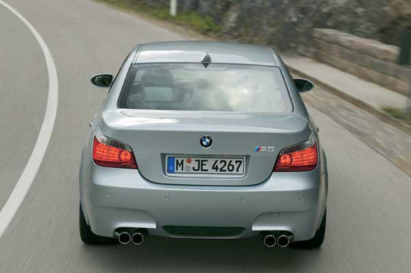 Auf Spoiler und dergleichen verzichtet der M5