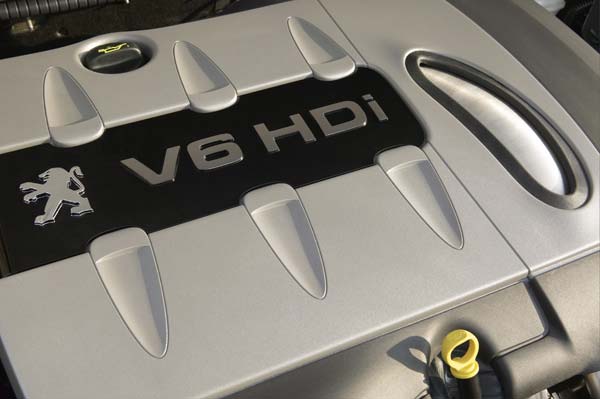 Wichtigste Neuerung ist der V6-Diesel mit 204 PS, der an eine sechsstufige Automatik gekoppelt ist