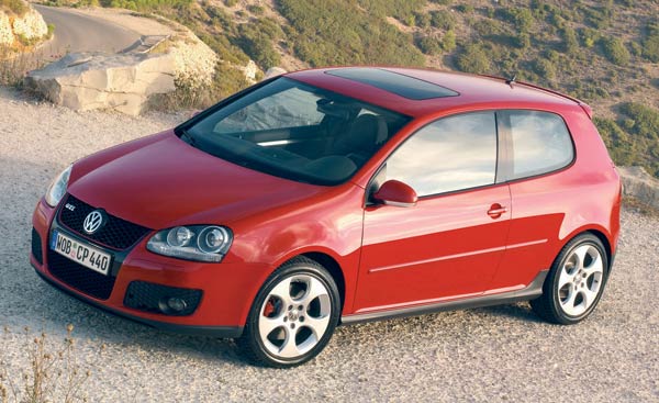 Aus dieser Perspektive wirkt der GTI fast so klein wie die Ur-Version. Auch die fnftrige Variante wird erhltlich sein