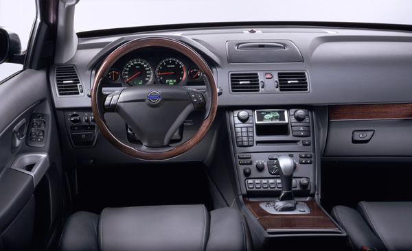 Leder ist in allen Versionen Serie: Blick ins XC90-Interieur