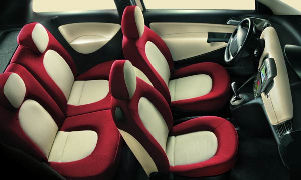 Das Interieur ist jeweils auf die Auenfarbtne abgestimmt