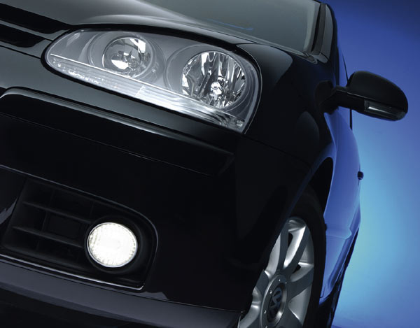 Sicherheitsplus durch Tagfahrlicht: Jetzt auch in fahrzeugspezifischer Version für den Golf V