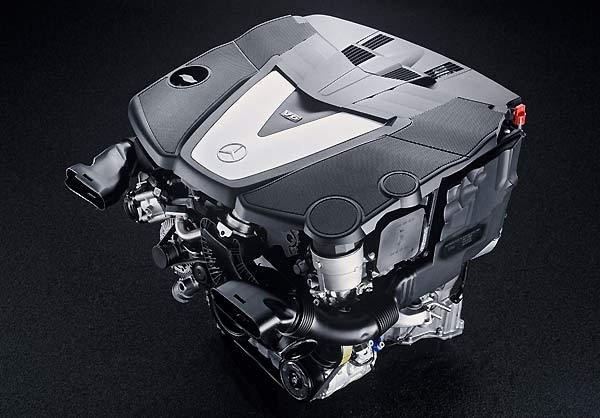 Der neue V6-CDI ersetzt die bisherigen Fnf- und Sechszylinder in R-Bauweise