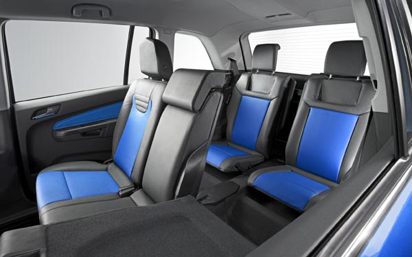 Mit 240 PS wird der bis zu siebensitzige Van zum schnellsten seiner Art in Europa