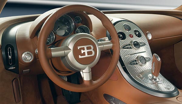 Blick ins Veyron-Interieur: Einer der teuersten automobilen »Arbeitspltze« der Welt
