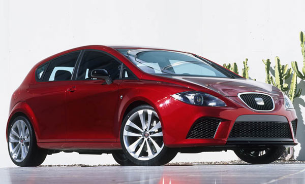 Die Studie f�hrt mit 19 Zoll-R�dern und 265/30er-Pneus vor