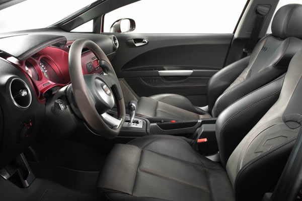 Blick ins Leon-Interieur, das ber vier Sportsitze verfgt