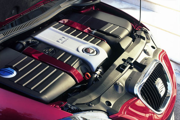 Unter der Haube der Studie sitzt der 200 PS-Turbo-Vierzylinder mit FSI-Technik aus dem Golf GTI