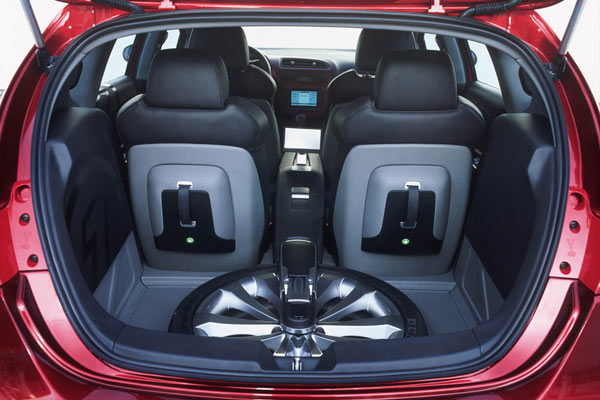 Der Kofferraum wird sich bis zur Serienreife noch verndern, aber ein Lademeister will der Leon sowieso nicht sein