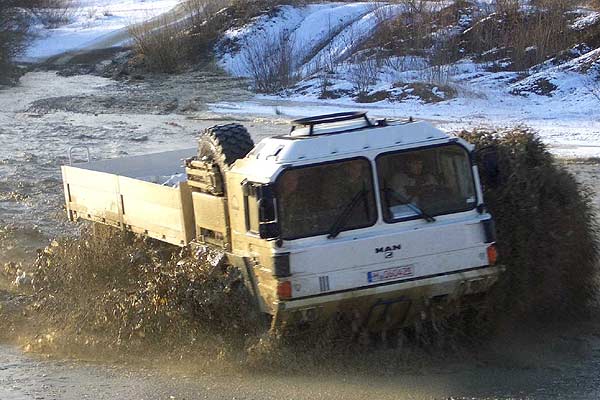 ... mit sehr guten Offroad-Eigenschaften. Auf dem Bild ein SX44