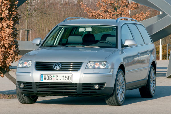 Letzter Blick auf das auslaufende Modell in der Facelift-Version, das unaufflliger, aber eleganter gezeichnet war