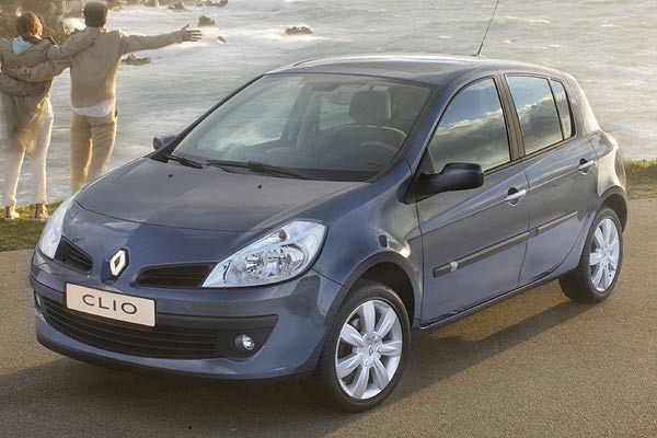 ... sondern auch erwachsener aussieht. Je nach Ausstattungsvariante gibt es schwarze oder silberfarbige Trgriffe, jetzt in Bgeltechnik und mit integriertem Schloss