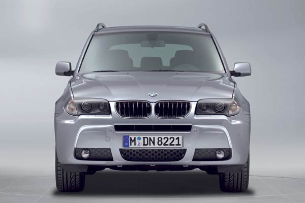 Zu Preisen zwischen 3.300 und 4.700 Euro liefert BMW das »M«-Sportpaket, bestehend u.a. aus »