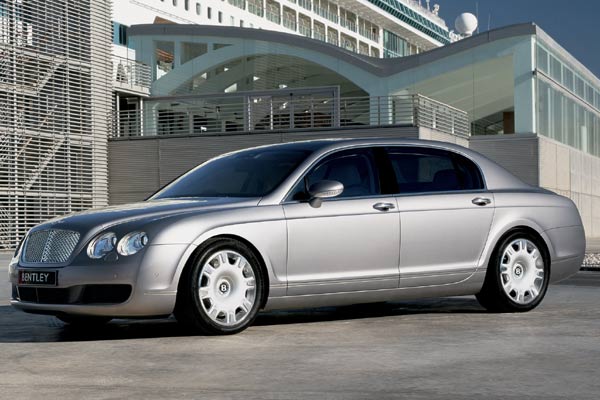 Mit der Limousine mit dem Zusatznamen &raquo;Flying spur&laquo; wächst &raquo;