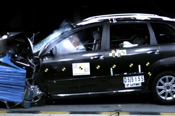 Schlecht im Fugngerschutz, gut fr die Insassen: Fnf Sterne fr den Fiat Croma