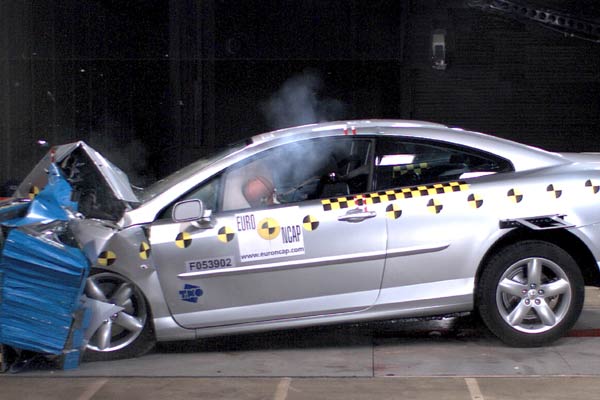 35 Punkte, fnf Sterne: Das Peugeot 407 Coup leistet sich einen guten Einstand