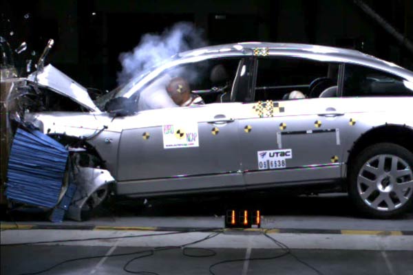 34 Punkte, fnf Sterne, erstmals Hchstwertung im Fugngerschutz: Der Citron C6 ist das insgesamt beste Auto im aktuellen Test